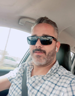 <em><strong> Carlos T. </strong></em>